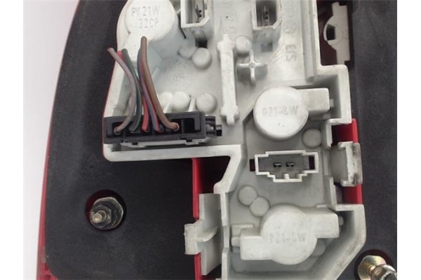 Recambio de piloto trasero derecho para volkswagen passat berlina (3b3) 1.9 tdi referencia OEM IAM 3B5945096AE 2202118 3B0953041