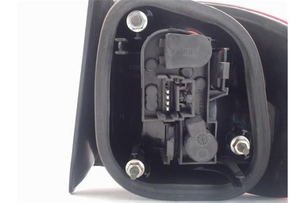 Recambio de piloto trasero izquierdo para renault megane ii berlina 3p referencia OEM IAM   