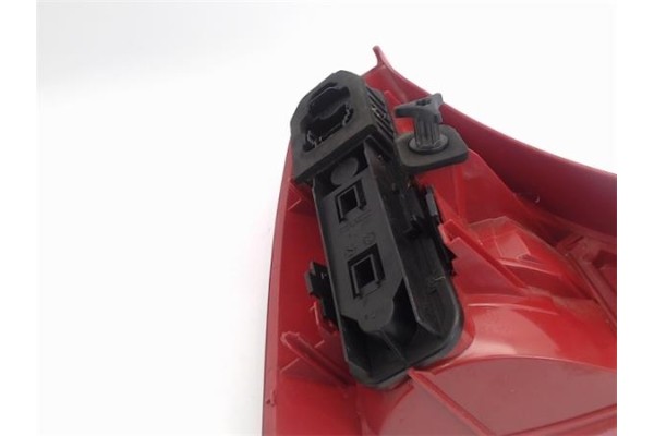 Recambio de piloto trasero derecho para renault clio ii fase i (b/cb0) referencia OEM IAM 265508391R  