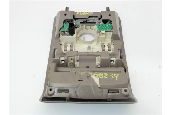 Recambio de luz delantero central techo para volkswagen passat berlina (3c2) 2.0 tdi referencia OEM IAM 3C0867489C  
