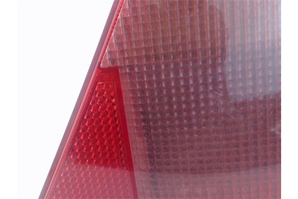 Recambio de piloto trasero derecho para renault clio ii fase i (b/cb0) referencia OEM IAM 265508391R  