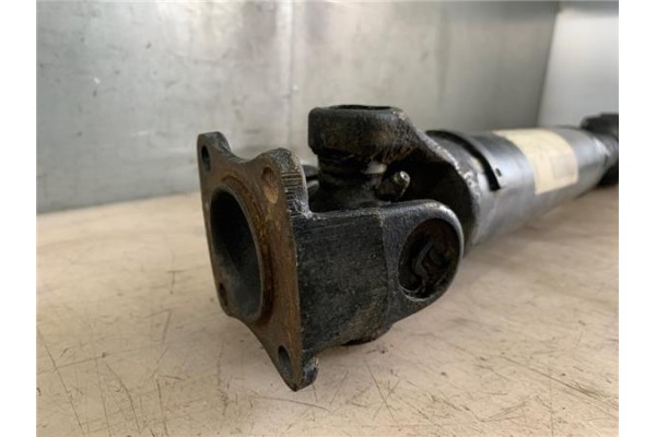 Recambio de cardan delantero para nissan terrano ii (r20) 2.7 td 4wd referencia OEM IAM 372007F001 372000F000 
