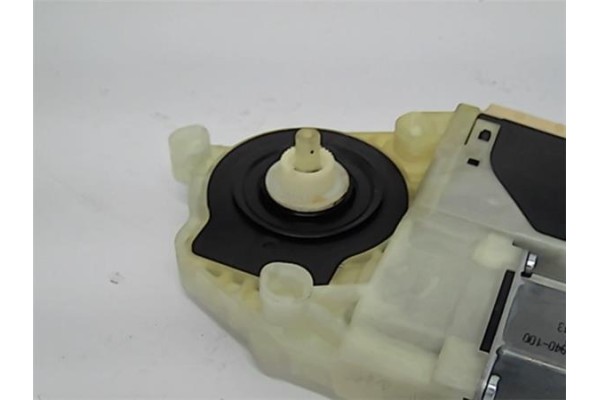 Recambio de motor elevalunas delantero derecho para citroen c4 berlina 1.6 hdi referencia OEM IAM 9681574880  