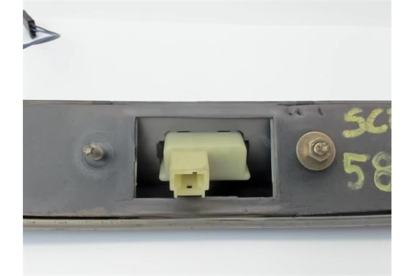 Recambio de piloto matricula para renault scenic i (ja...) 1.6 16v (ja0b, ja04, ja11) referencia OEM IAM 7700428465  