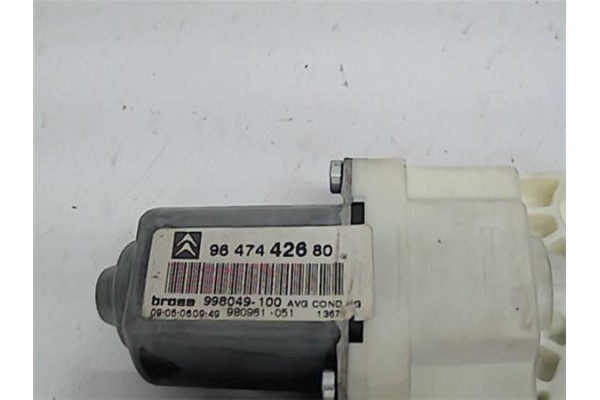 Recambio de motor elevalunas delantero izquierdo para citroen c4 berlina 1.6 hdi referencia OEM IAM 9647442880  