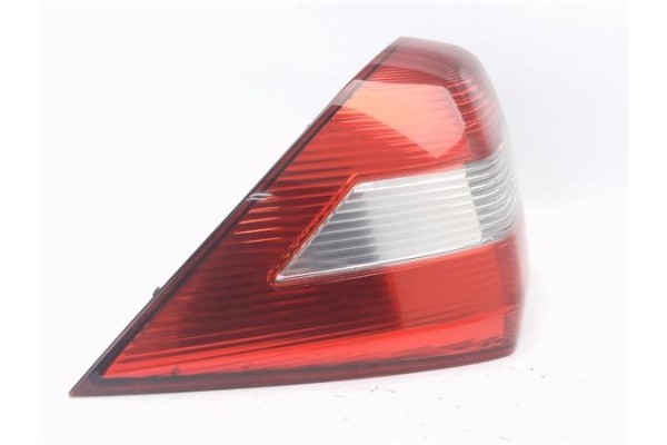 Recambio de piloto trasero izquierdo para renault megane ii (bm0/1_, cm0/1_) 1.9 dci referencia OEM IAM 8200142682  