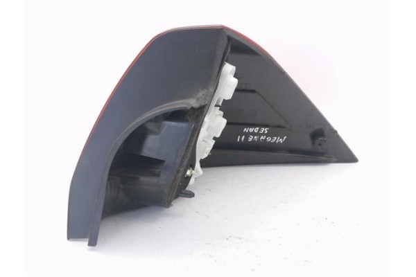 Recambio de piloto trasero izquierdo para renault megane ii (bm0/1_, cm0/1_) 1.9 dci referencia OEM IAM 8200142682  