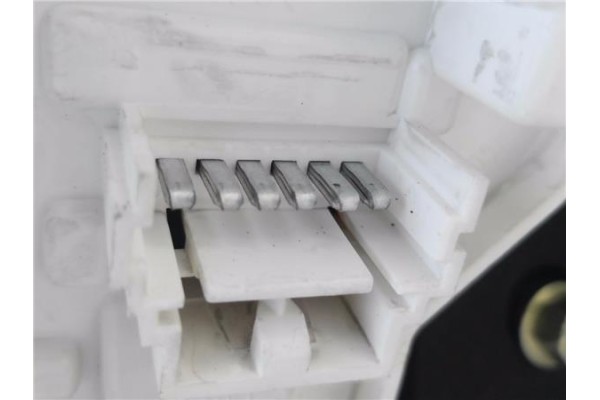 Recambio de piloto trasero izquierdo para renault megane ii (bm0/1_, cm0/1_) 1.9 dci referencia OEM IAM 8200142682  