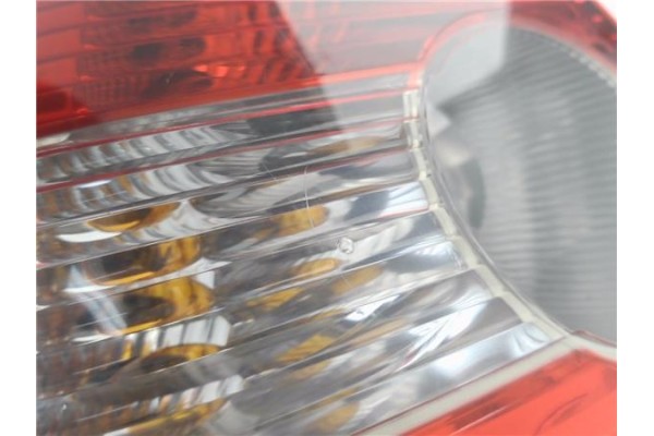 Recambio de piloto trasero izquierdo para renault megane ii (bm0/1_, cm0/1_) 1.9 dci referencia OEM IAM 8200142682  