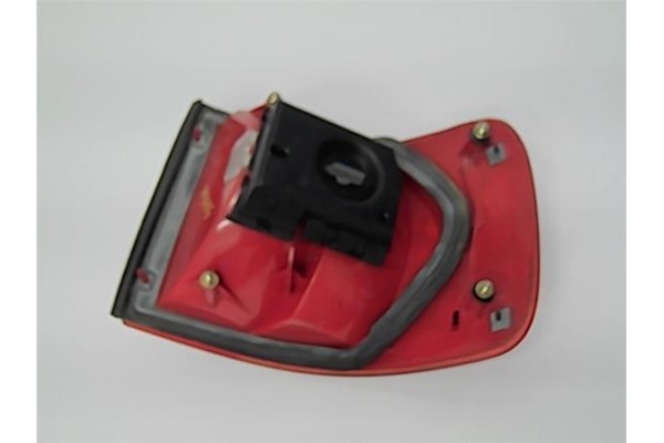 Recambio de piloto trasero izquierdo para audi a6 berlina (c4) 2.6 referencia OEM IAM 4A5945095B  