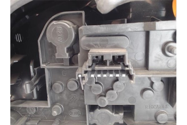 Recambio de piloto trasero izquierdo para renault megane ii classic fase 1 sin definir referencia OEM IAM   