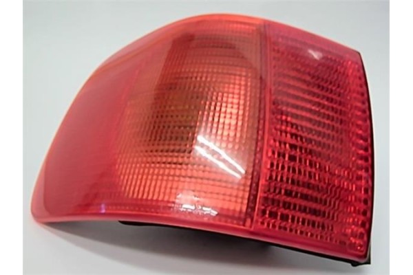 Recambio de piloto trasero izquierdo para audi a6 berlina (c4) 2.6 referencia OEM IAM 4A5945095B  