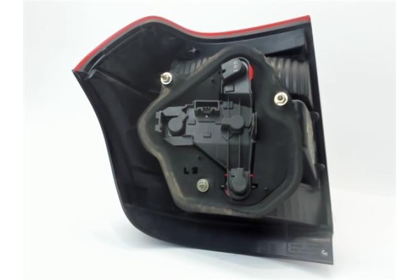 Recambio de piloto trasero izquierdo para toyota corolla (e12) 2.0 d-4d referencia OEM IAM 8149813010  