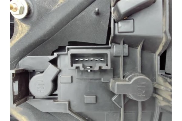 Recambio de piloto trasero izquierdo para toyota corolla (e12) 2.0 d-4d referencia OEM IAM 8149813010  