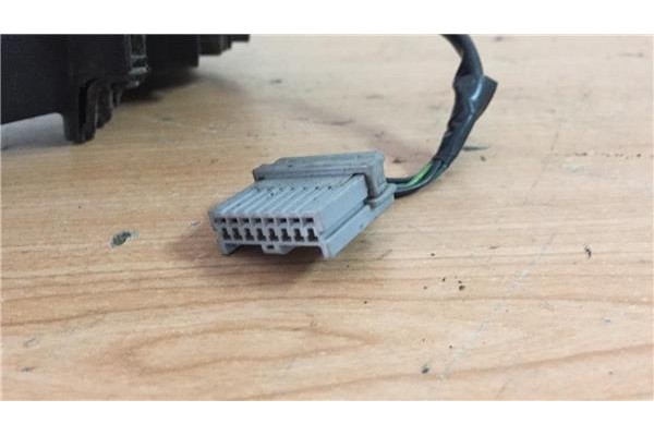 Recambio de retrovisor electrico izquierdo para nissan primera berlina (p12) 1.9 acenta referencia OEM IAM 96302AU415  