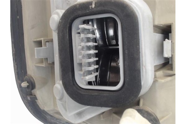 Recambio de piloto trasero derecho para opel zafira a 2.0 dti 16v referencia OEM IAM 62281  