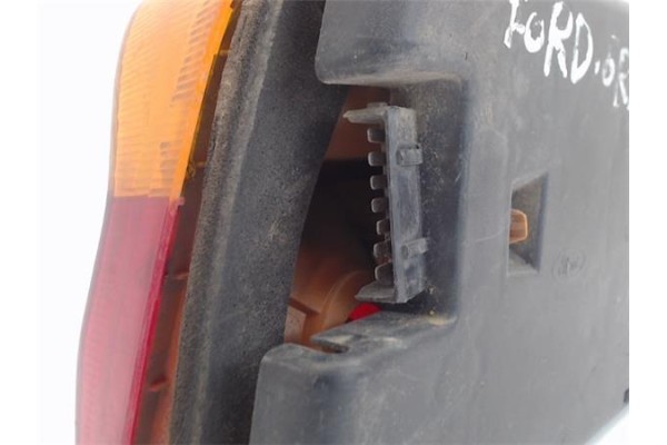 Recambio de piloto trasero izquierdo para ford escort berl./turnier referencia OEM IAM 1630401  