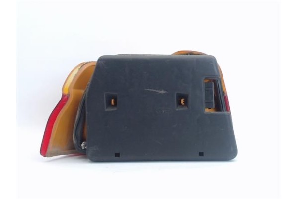 Recambio de piloto trasero izquierdo para ford escort cabrio referencia OEM IAM 1052434  