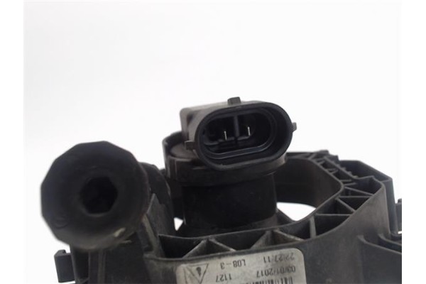 Recambio de faro antiniebla derecho para renault megane iii berlina 5p 1.2 bose edition referencia OEM IAM 89208691 261500097R 