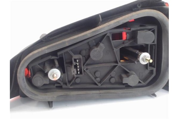 Recambio de piloto trasero izquierdo para peugeot 106 (s1) referencia OEM IAM 635084  