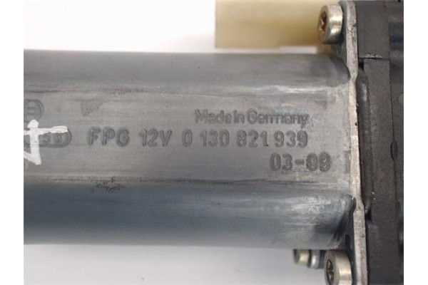 Recambio de elevalunas electrico delantero derecho para ford fusion (cbk) referencia OEM IAM 0130821939  