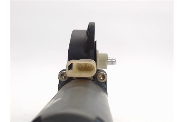 Recambio de elevalunas electrico delantero derecho para ford fusion (cbk) referencia OEM IAM 0130821939  