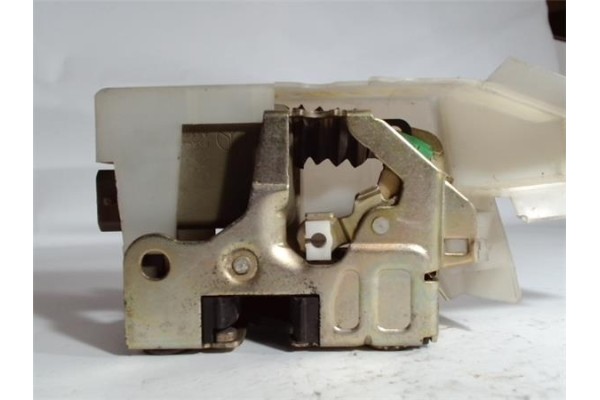Recambio de cierre electromagnetico delantero derecho para renault clio ii (xbo) 1.4 75cv referencia OEM IAM   
