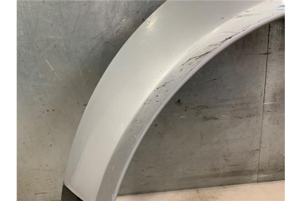 Recambio de moldura aleta trasero derecha para audi a2 (8z) 1.4 referencia OEM IAM 8Z0809412B  