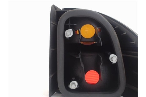 Recambio de piloto trasero izquierdo para renault laguna (b56) referencia OEM IAM 7700820052 2225 