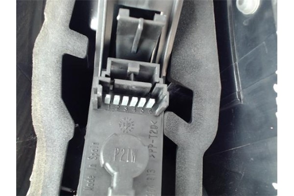 Recambio de piloto trasero izquierdo para renault megane ii grandtour referencia OEM IAM 8200417349 2VP982103 