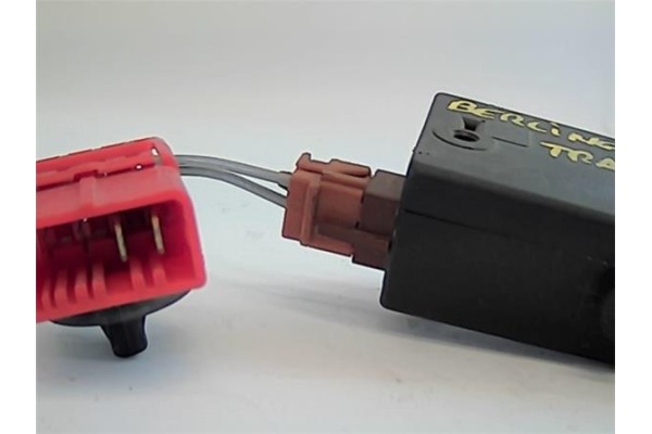 Recambio de cerradura puerta trasero izquierda para citroen berlingo referencia OEM IAM   