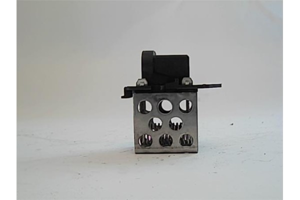 Recambio de regulador ventilador climatizacion para renault clio ii fase i (b/cb0) referencia OEM IAM 81200045082  