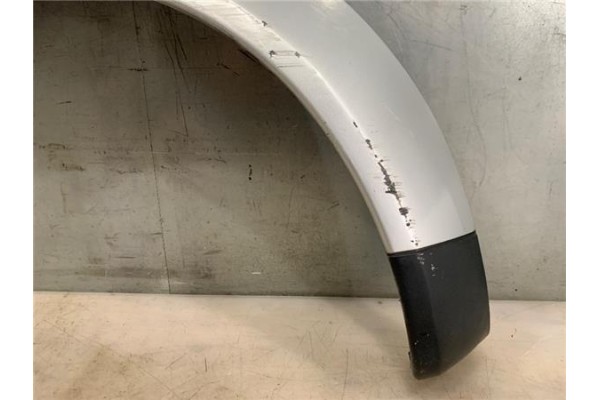 Recambio de moldura aleta trasero izquierda para audi a2 (8z) 1.4 referencia OEM IAM 8Z0809411B  