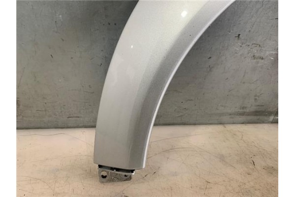 Recambio de moldura aleta trasero izquierda para audi a2 (8z) 1.4 referencia OEM IAM 8Z0809411B  