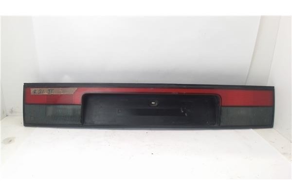 Recambio de piloto trasero central para renault r 21 berlina (b/l48) referencia OEM IAM 7700792915  