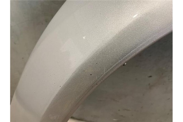 Recambio de moldura aleta trasero izquierda para audi a2 (8z) 1.4 referencia OEM IAM 8Z0809411B  