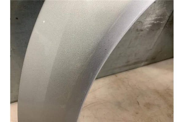Recambio de moldura aleta trasero izquierda para audi a2 (8z) 1.4 referencia OEM IAM 8Z0809411B  
