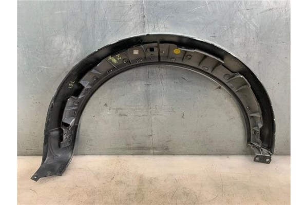 Recambio de moldura aleta trasero izquierda para audi a2 (8z) 1.4 referencia OEM IAM 8Z0809411B  