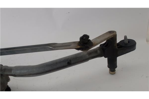 Recambio de motor limpiaparabrisas delantero para fiat ii punto (188) berlina 1.3 jtd classic referencia OEM IAM 46524670  