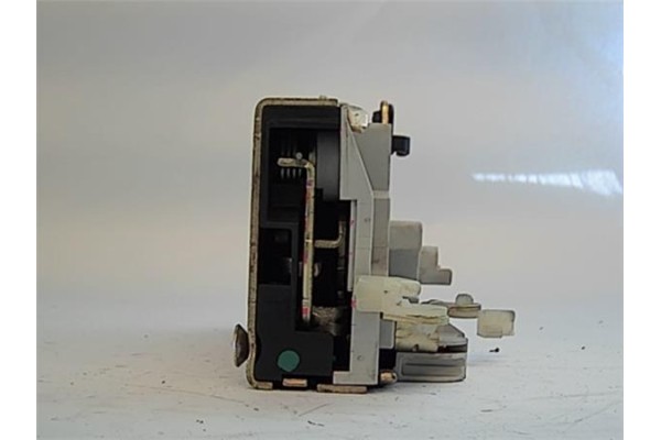 Recambio de cierre electromagnetico delantero derecho para peugeot partner combispace (5f) 2.0 hdi referencia OEM IAM 9136J4  