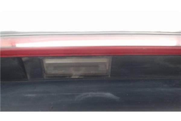 Recambio de piloto trasero central para renault r 21 berlina (b/l48) referencia OEM IAM 7700792915  