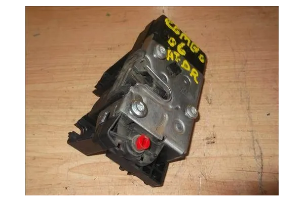 Recambio de cierre electromagnetico trasero derecho para opel combo furgón/ranchera familiar 1.3 cdti 16v referencia OEM IAM 918