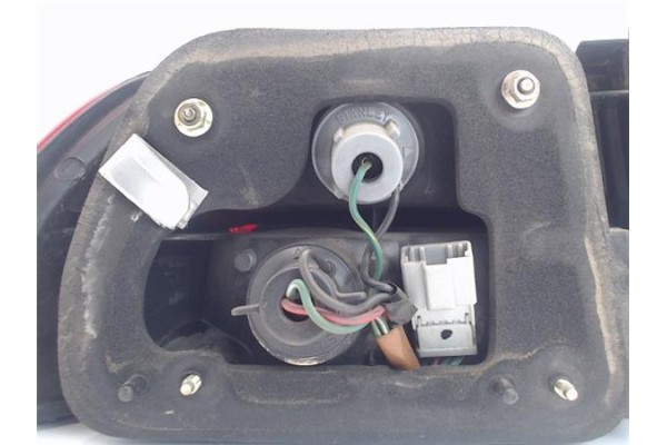 Recambio de piloto trasero derecho para honda civic berl. 3/4 (ej/ek) referencia OEM IAM 33500SR3G01  