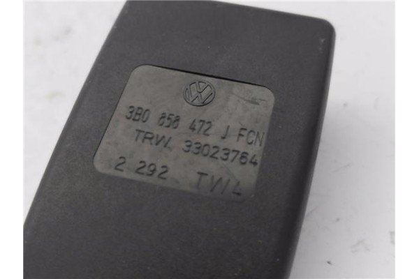 Recambio de anclaje cinturon delantero derecho para volkswagen passat variant (3b6) 1.9 básico referencia OEM IAM 3B0858472J  