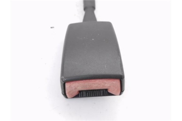 Recambio de anclaje cinturon delantero derecho para volkswagen passat variant (3b6) 1.9 básico referencia OEM IAM 3B0858472J  