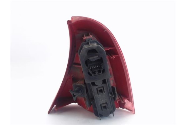 Recambio de piloto trasero izquierdo para renault clio ii fase i (b/cb0) referencia OEM IAM 265553462R  