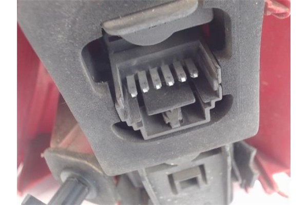 Recambio de piloto trasero izquierdo para renault clio ii fase i (b/cb0) referencia OEM IAM 265553462R  