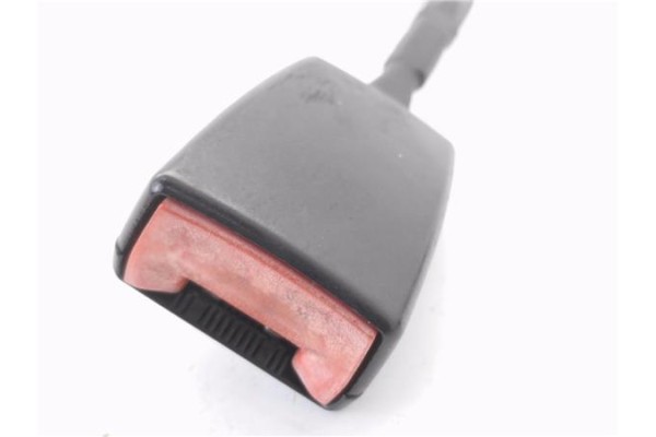 Recambio de anclaje cinturon delantero izquierdo para volkswagen passat variant (3b6) 1.9 básico referencia OEM IAM 3B0858471J  