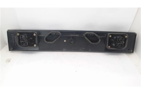 Recambio de piloto trasero central para renault r 21 berlina (b/l48) referencia OEM IAM 7700792915  