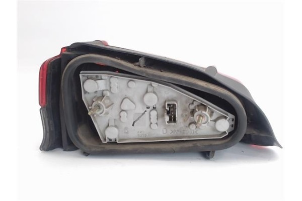 Recambio de piloto trasero derecho para peugeot 106 (s1) referencia OEM IAM 635184  